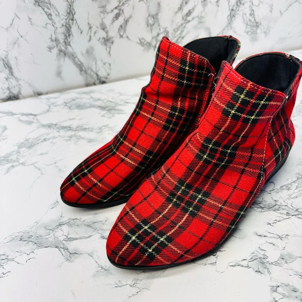 Red Plaid Tartan Lightweight Ankle Boots Side Zipper Size 6.5 / 37